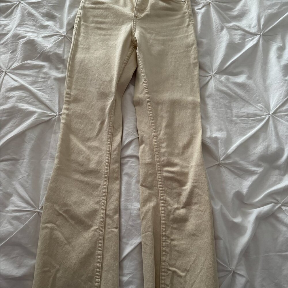 Bershka Kahki jeans